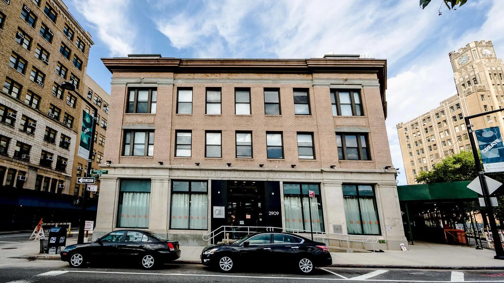 Q4 Hotel And Hostel New York