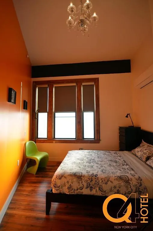 Q4 Hotel And Hostel New York