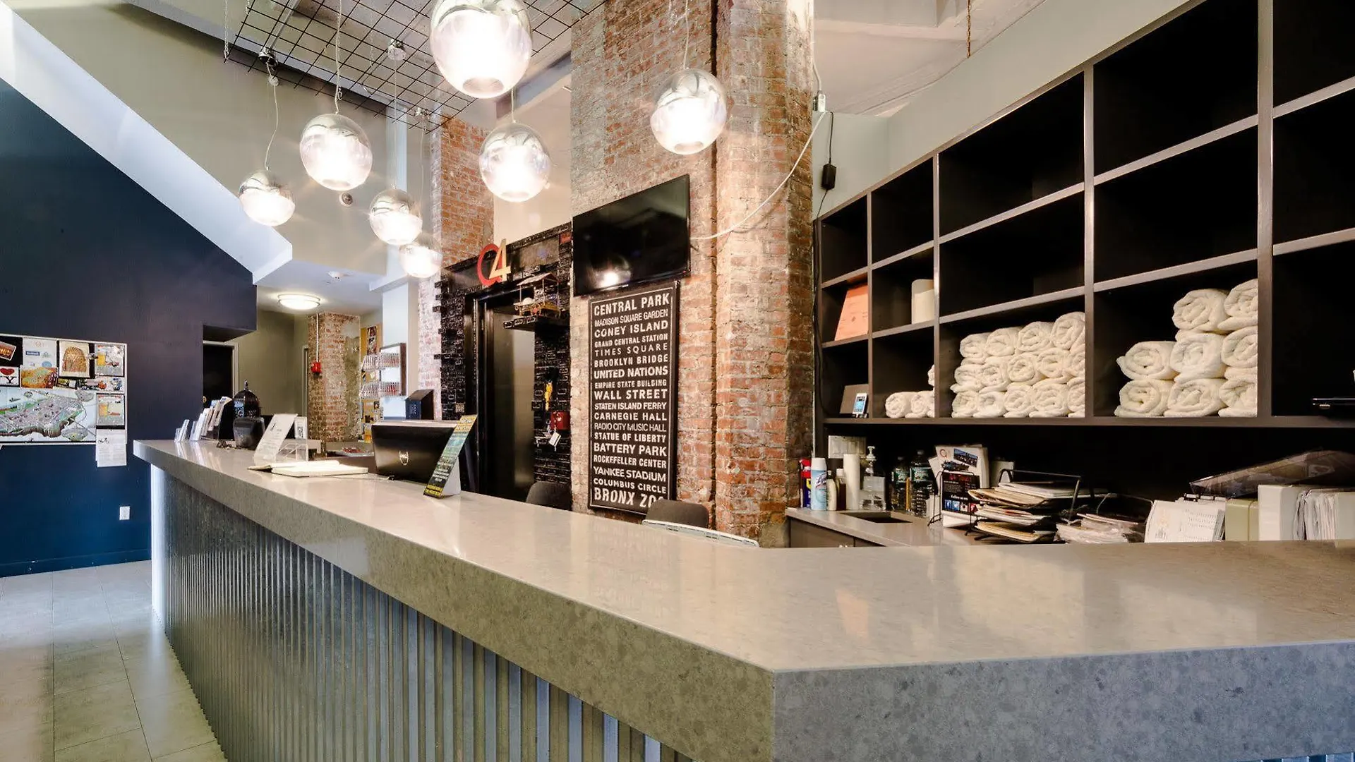 Q4 Hotel And Hostel New York