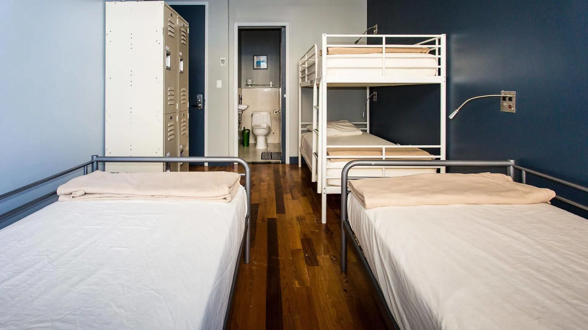Q4 Hotel And Hostel New York United States