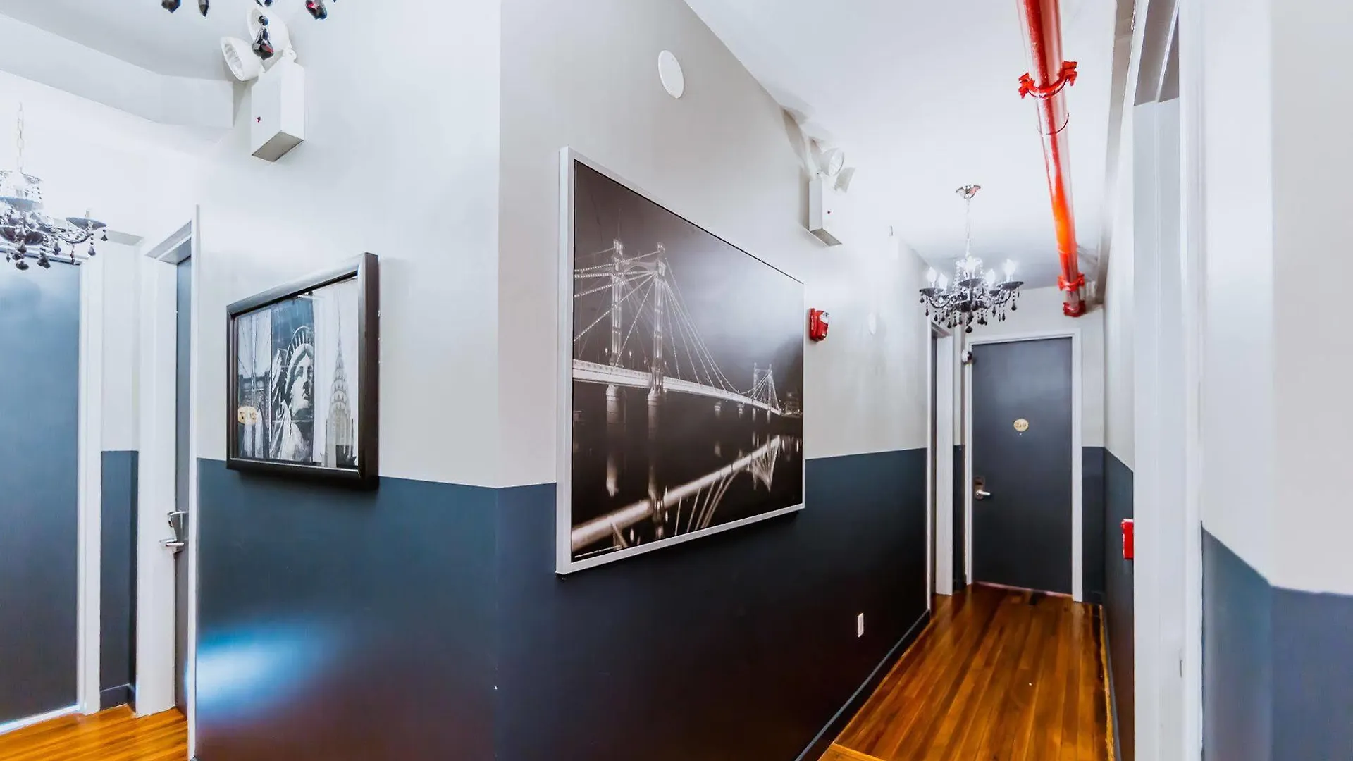 Q4 Hotel And Hostel New York